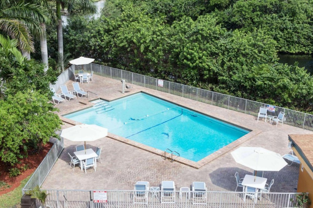 Days Inn by Wyndham Fort Lauderdale-Oakland Park Airport N Image 16