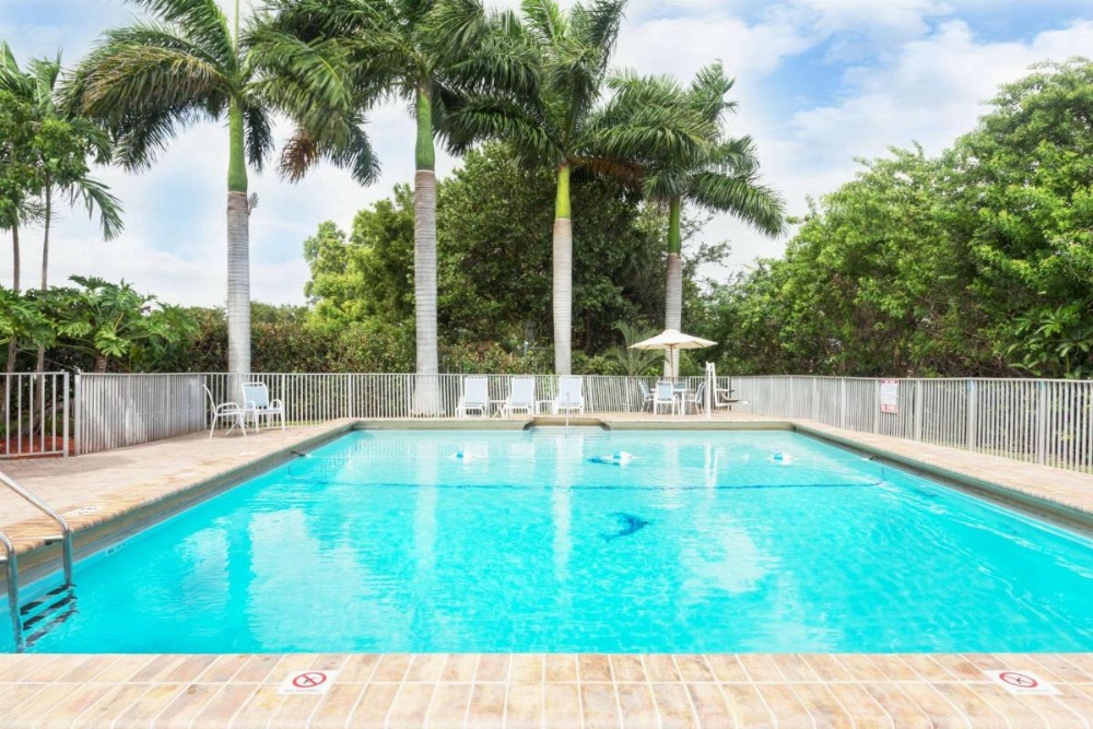 Days Inn by Wyndham Fort Lauderdale-Oakland Park Airport N Image 17
