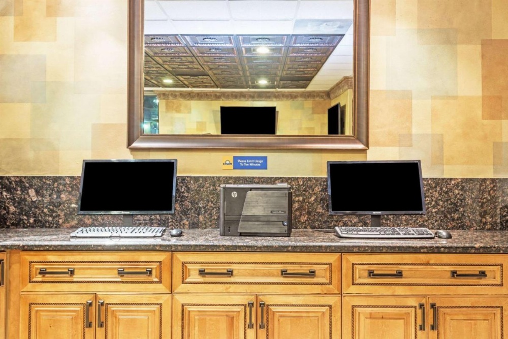 Days Inn by Wyndham Fort Lauderdale-Oakland Park Airport N Image 6